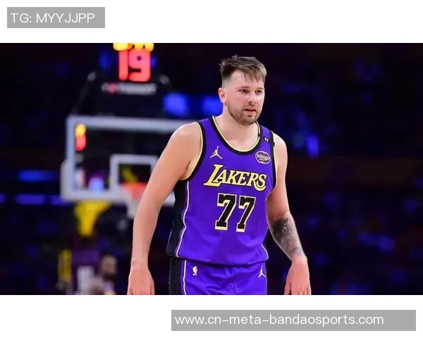 里夫斯谈东契奇交易震惊感受认为他正在逐步适应新环境