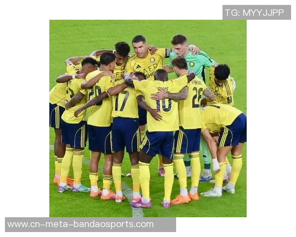 C罗社交媒体分享友谊赛精彩瞬间展现团队精神与奋斗决心