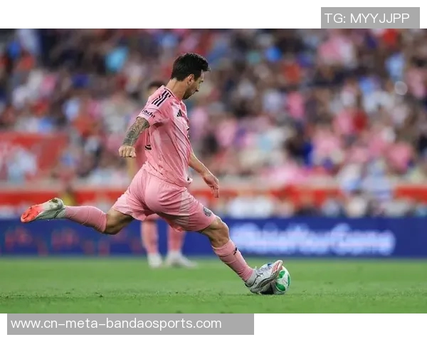 迈阿密国际首失一球门将失误送点苏里奇稳健罚入扳平比分