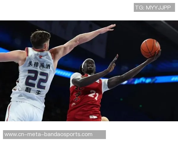 乌度卡称赞谢泼德为球队注入活力在进攻停滞时稳住局势表现出色 乌度卡称赞谢泼德为球队注入活力在进攻停滞时稳住局势表现出色